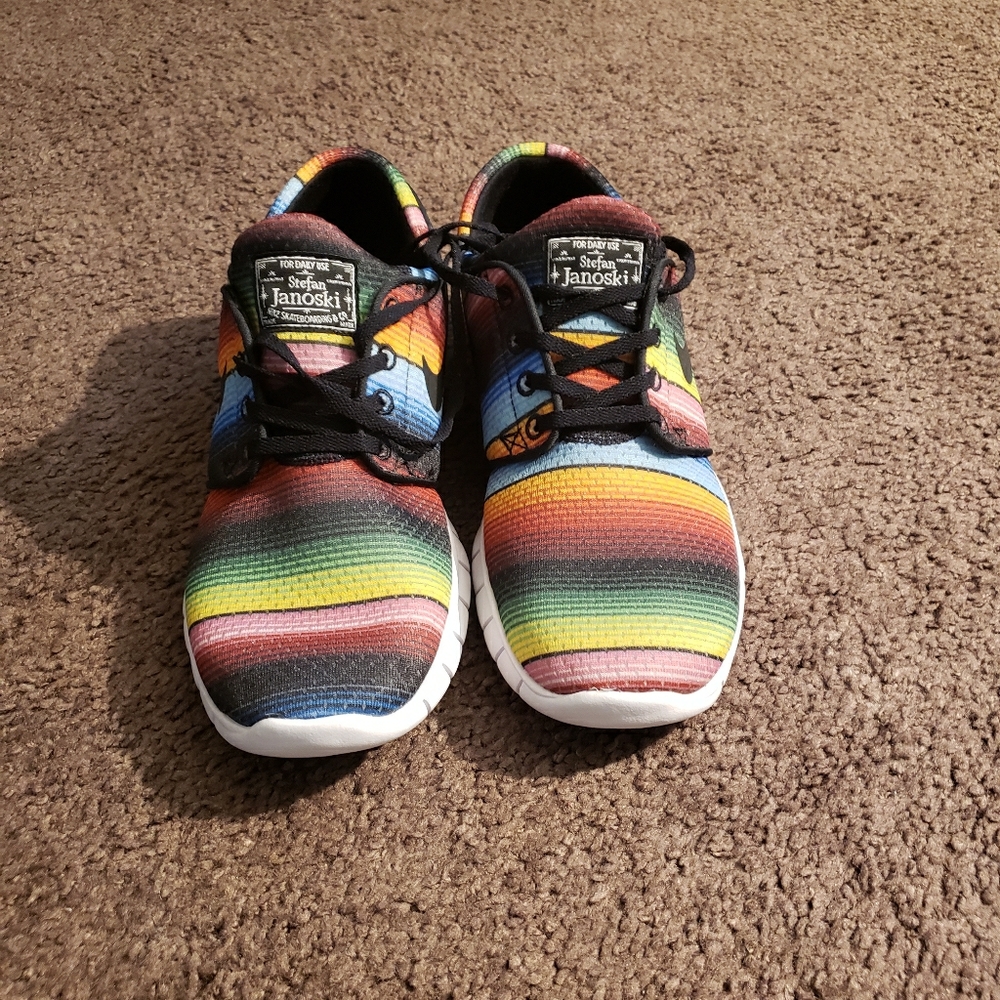Mens size 8 Nike Stefan Janoski Rainbow